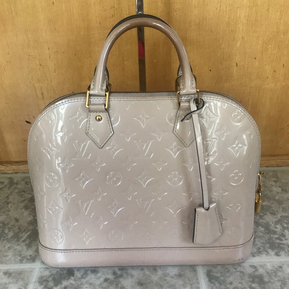 LOUIS VUITTON Alma Vernis PM